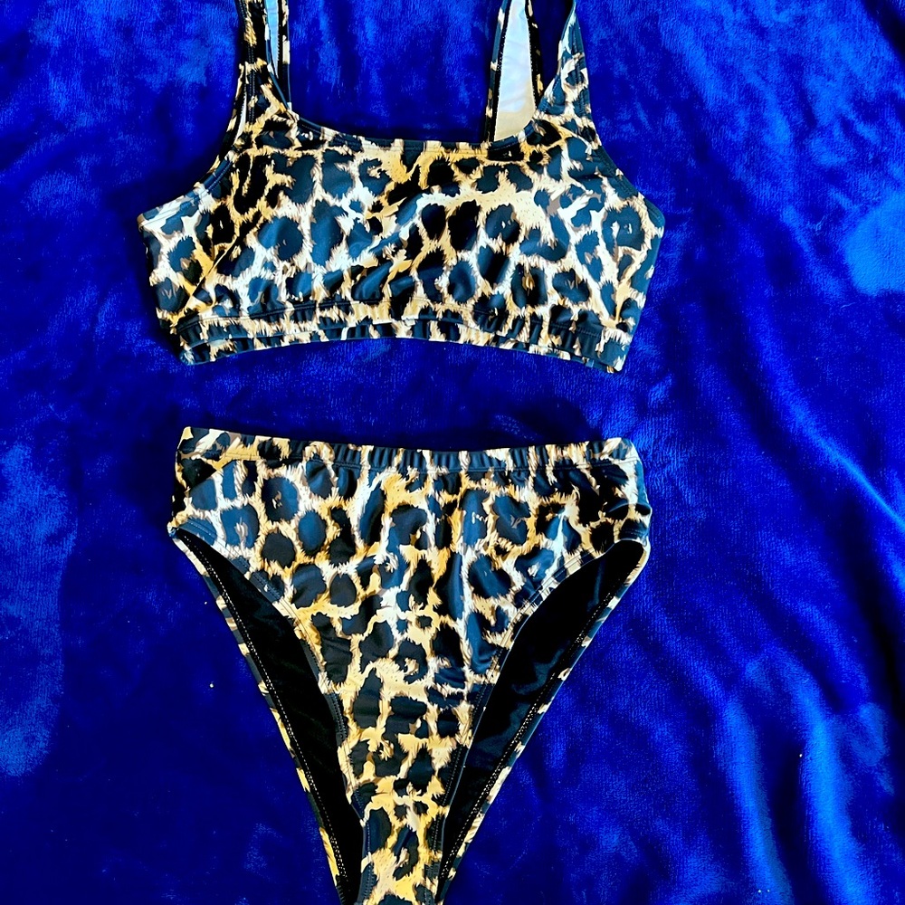 Leopard bathing suit bikini